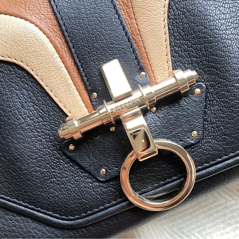 Givenchy - Picture 2 of 9